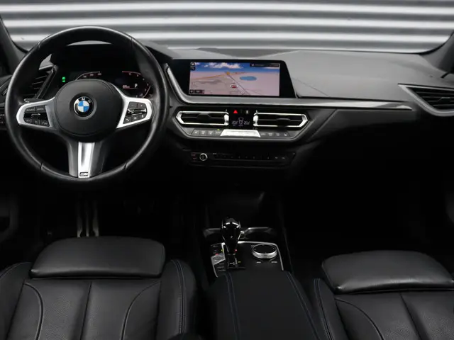 BMW 1 Serie 5-deurs 116i 2022 Benzine 11