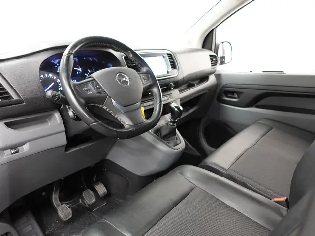 Opel Vivaro 2