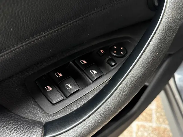 BMW X1 sDrive20i High Executive 2017 Benzine 25