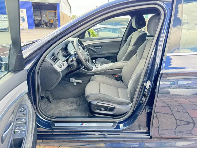 BMW 5 Serie Touring 520i M Sport Edition 2015 Benzine 12
