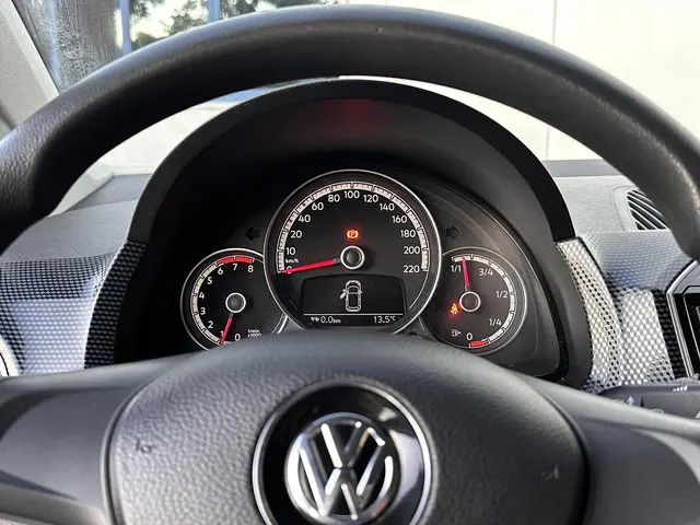 Volkswagen up! 1.0 BMT move up! 2019 Benzine 21