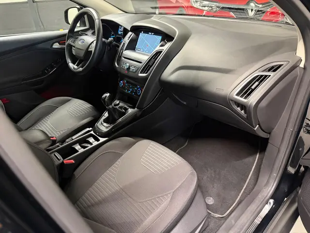 Ford Focus 1.0 Titanium Navi|Trekhaak|PDC! 2018 Benzine 13