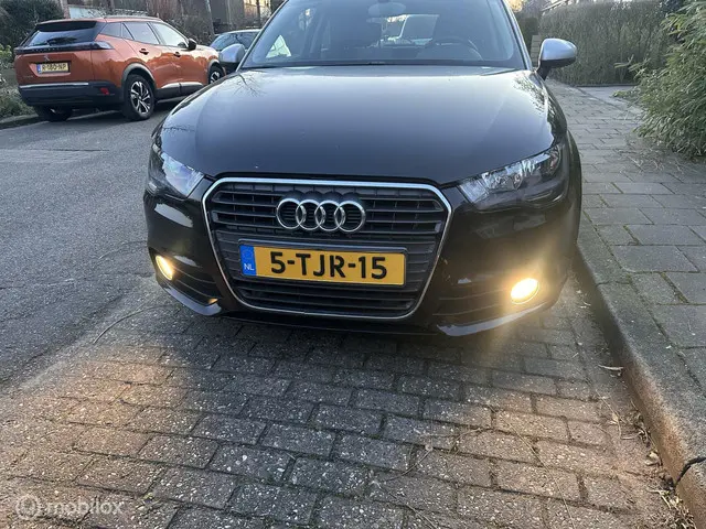Audi A1 1.2 TFSI Attraction Pro Line 2012 Benzine 2