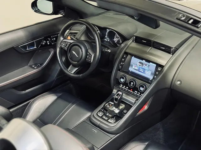 Jaguar F-Type 3