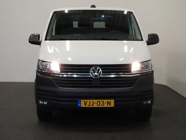 Volkswagen Transporter 2.0 TDI 110pk L2H1 2021 Diesel 32