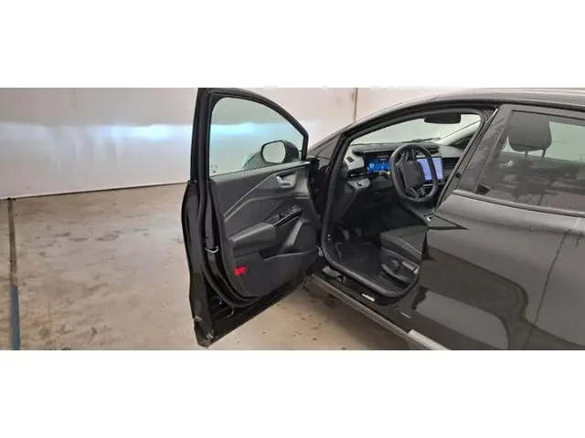Ford Puma 1.0 EcoBoost Hybrid Titanium 2024 Benzine 8