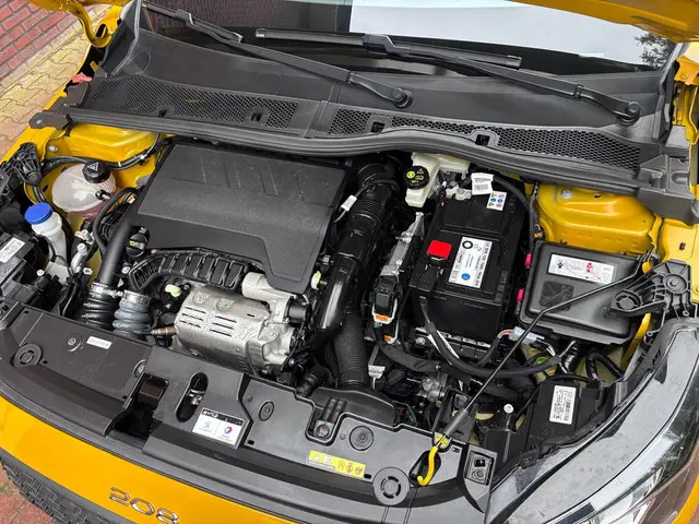 Peugeot 208 1.2 PureTech Active Pack 2021 Benzine 37