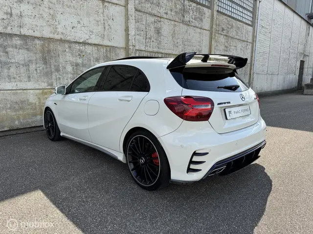 Mercedes-Benz A-Klasse AMG 45 4MATIC 2016 Benzine 6