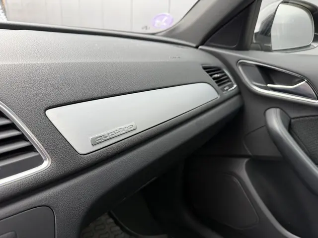 Audi Q3 2.0 TFSI quattro Pro Line S 2013 Benzine 44