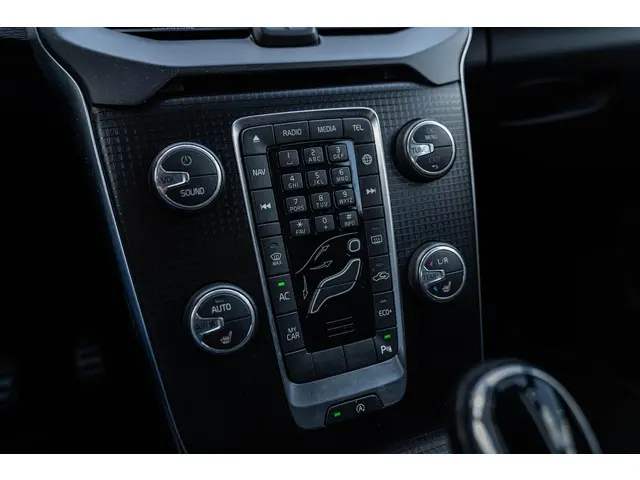 Volvo V40 1.5 T3 Polar+ Sport 2020 Benzine 36