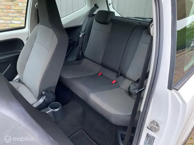 Volkswagen up! 1.0 move up! 2012 Benzine 12
