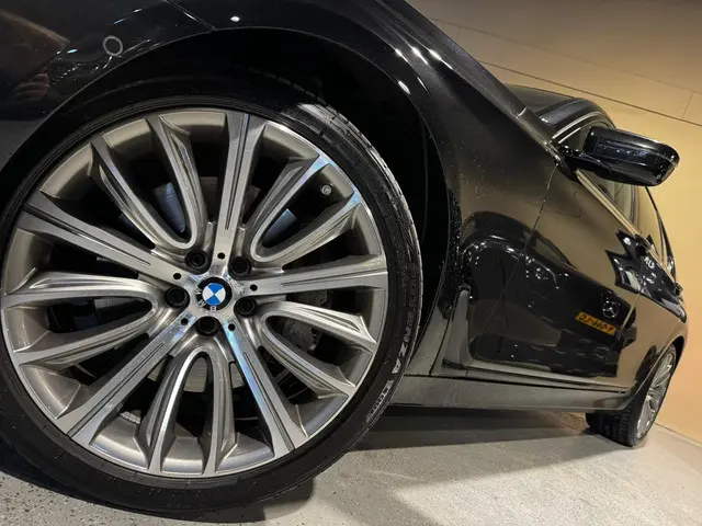 BMW 7 Serie 750i xDrive 2017 Benzine 9