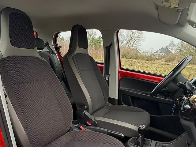 Volkswagen up! 1.0 high up! BlueMotion 2015 Benzine 10