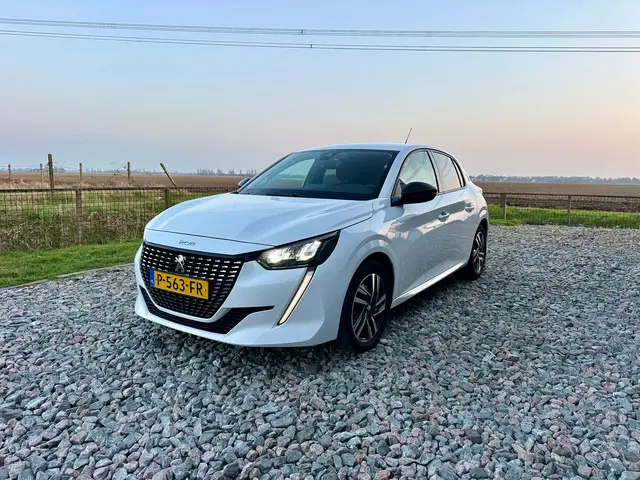 Peugeot 208 1.2 PureTech Allure 2022 Benzine 6