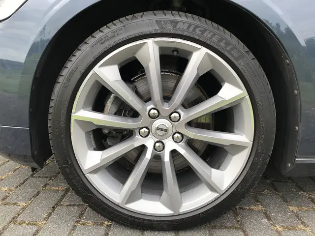 Volvo V60 2.0 T4 Momentum Pro Automaat 2019 Benzine 32