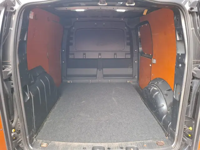 Volkswagen Caddy Cargo 2.0 TDI Style 2021 Diesel 39