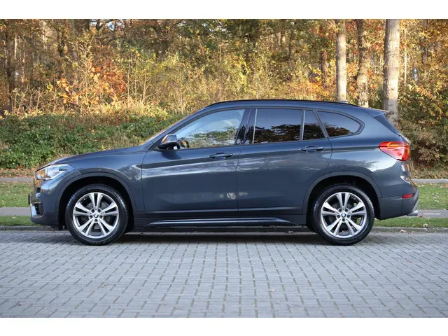 BMW X1 sDrive18i 2019 Benzine 3