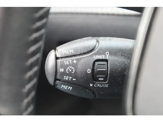 Peugeot 2008 1.2 PureTech Active//Airco! 2021 Benzine 9