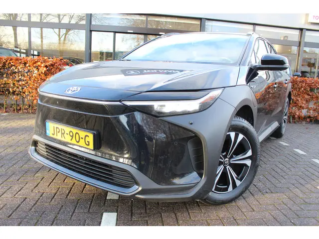 Toyota bZ4X Dynamic 71 kWh 2024 Elektrisch 32
