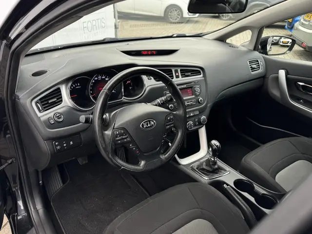 Kia cee'd Sportswagon 1.6 GDI Comfort Pack 2013 Benzine 3