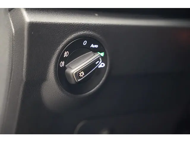Volkswagen T-Roc 1,0 TSI Style [ACC, AC, LED] 2018 Benzine 23