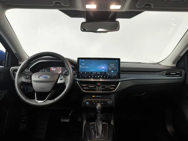 Ford Focus 1.0 EcoBoost Hybrid Active X 2024 Benzine 3