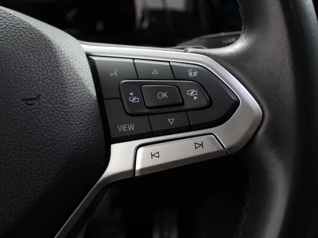 Volkswagen Golf 1.0 eTSI 110pk DSG Active 2022 Benzine 19