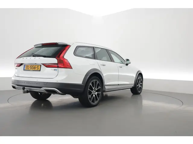 Volvo V90 Cross Country 2.0 T5 Pro 2018 Benzine 2