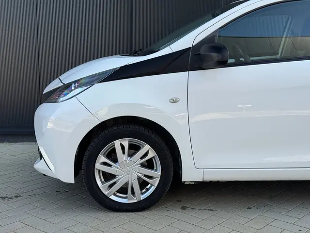 Toyota Aygo X-CITE Carplay|5-deurs|Cruise|LM| 2015 Benzine 16
