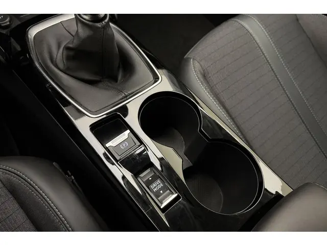 Peugeot 2008 1.2 PureTech Allure Pack 2022 Benzine 33