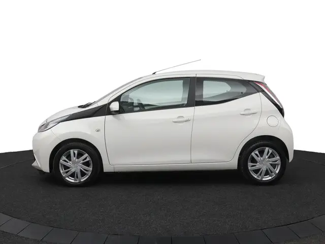 Toyota Aygo 1.0 VVT-i x-play 2015 Benzine 3