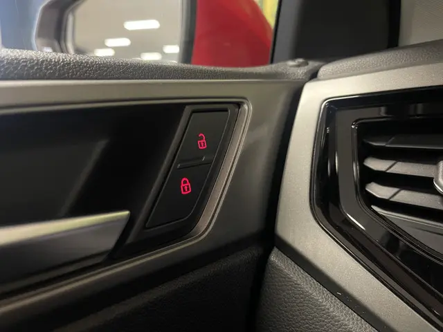 Volkswagen Polo 1.0 MPI Beats 2018 Benzine 24