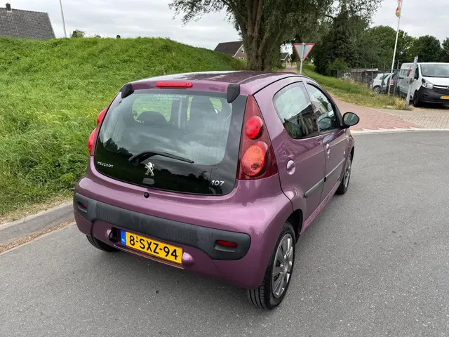Peugeot 107 1.0 Envy 2013 Benzine 5