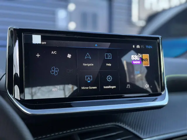 Peugeot 2008 1.2 Hybrid 145 GT 2026 Hybride Benzine 16