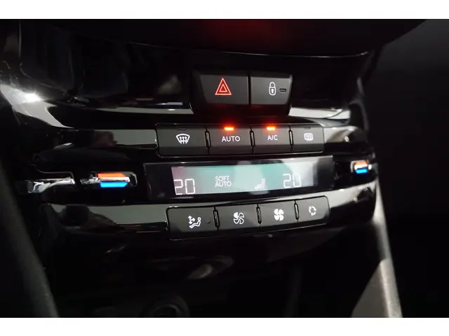 Peugeot 208 1.2 PureTech Allure 2017 Benzine 24