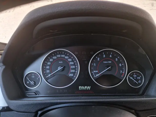 BMW 3 Serie 328i Executive 2012 Benzine 29