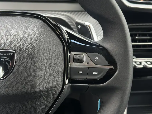 Peugeot 208 1.2 Hybrid 110 e-DCS6 Style 2025 Benzine 26