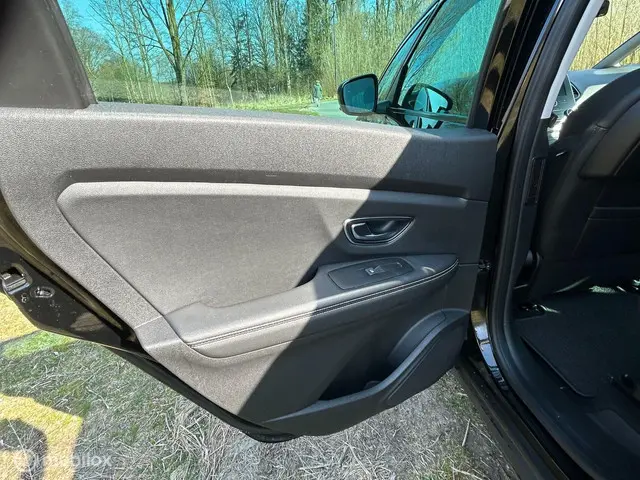 Renault Scénic 1.3 TCe Limited automaat 2018 Benzine 12