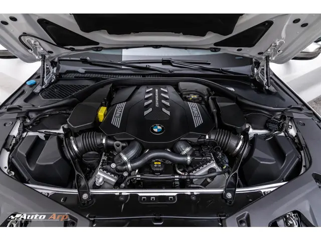 BMW 8 Serie M850i xDrive High Executive 2019 Benzine 25