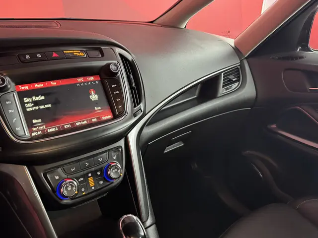 Opel Zafira 1.4 Turbo Business Executive 2017 Benzine 33