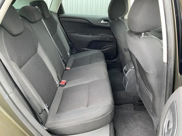 Citroën C4 1.2 PureTech Business 2015 Benzine 17