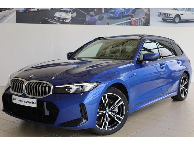 BMW 3 Serie Touring 320e 2024 Hybride Benzine 29