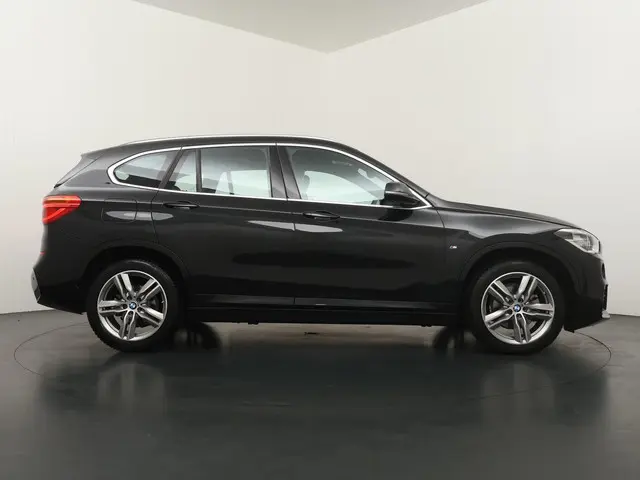 BMW X1 sDrive18i High Executive Edition 2019 Benzine 8