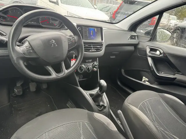 Peugeot 208 1.4 HDi Active 2013 Diesel 7