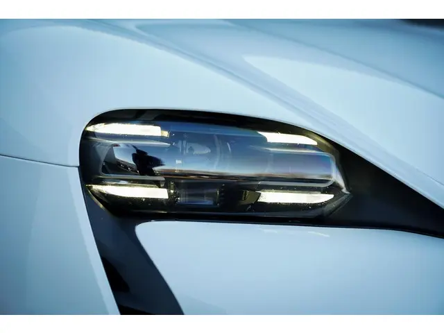 Porsche Taycan Performance 84 kWh 2021 Elektrisch 10