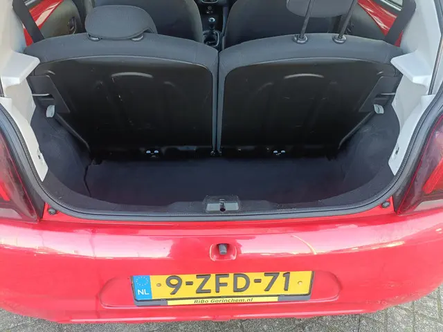 Peugeot 108 1.0 GROOT SCHERM BLUETH/NAP/AIRCO 2014 Benzine 14
