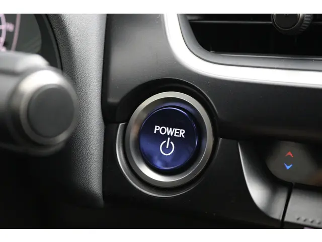 Lexus UX 250h Preference Line 2022 Hybride Benzine 42