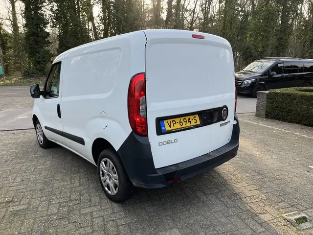 Fiat Doblò Cargo 1.3 MJ L1H1 Actual 2015 Diesel 5