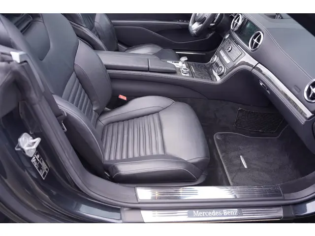 Mercedes-Benz SL 500 2017 Benzine 31