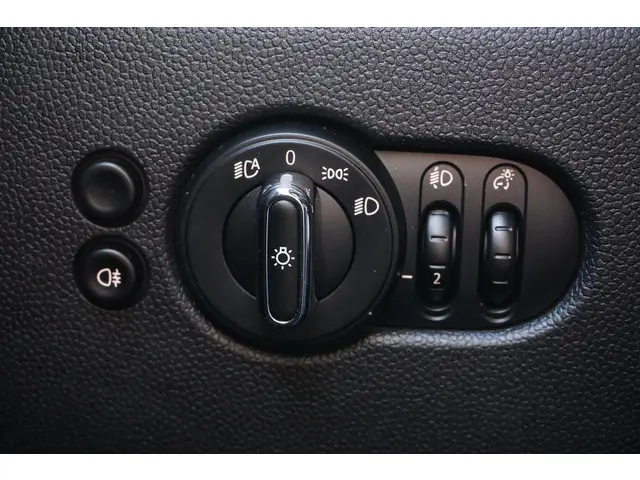 MINI 3-Deurs Cooper C 2022 Benzine 29
